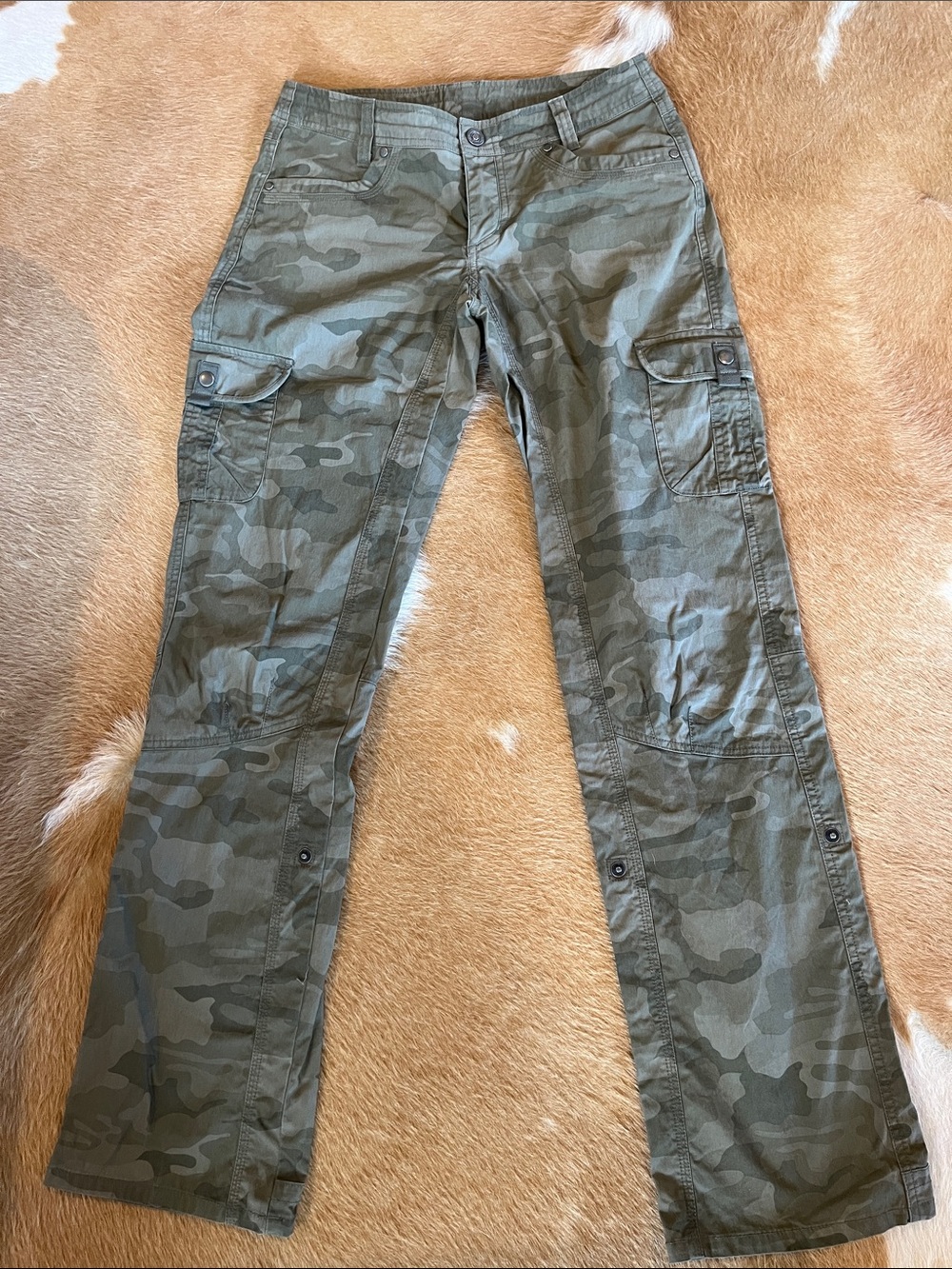 Kuhl Women's Splash roll-up Cargo Trousers in Camouflage Green